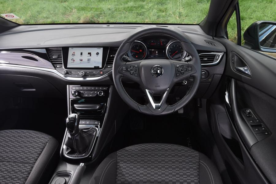  Vauxhall Astra Sports Tourer BiTurbo 2016 года  (фото 26 из 30)
